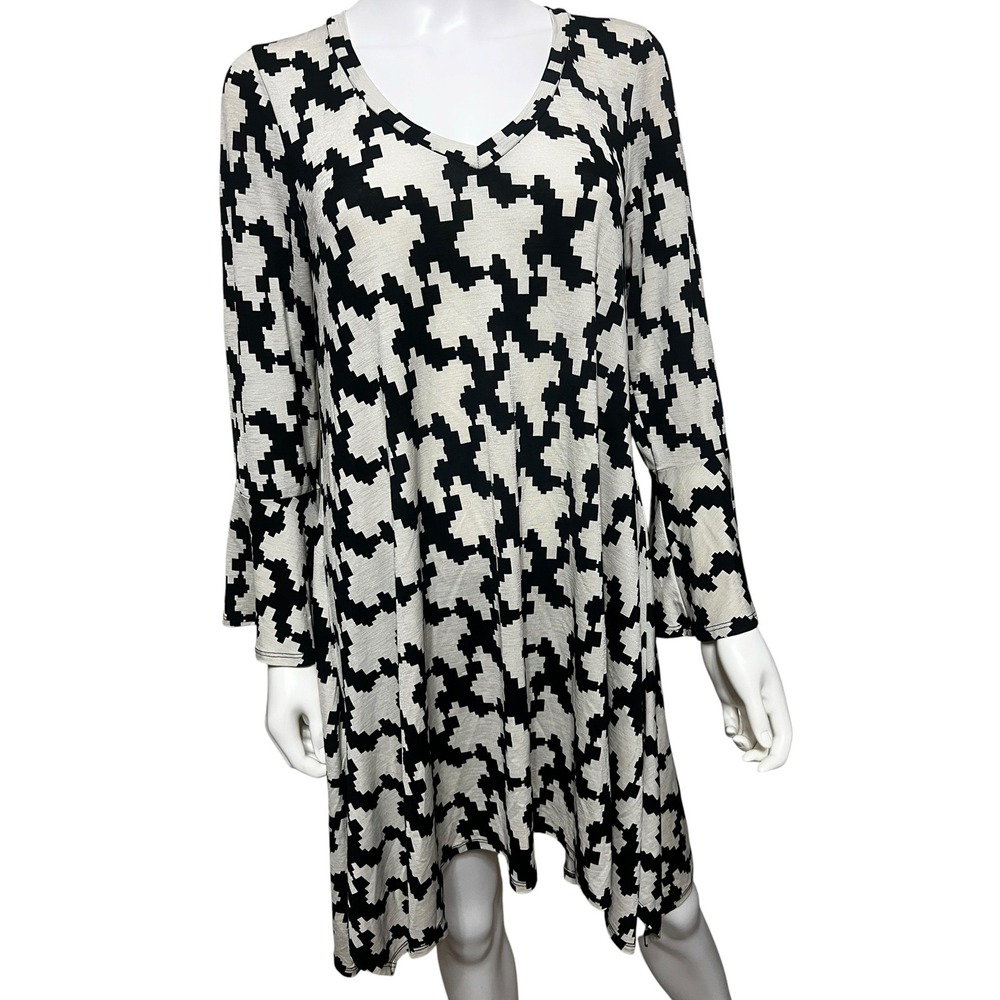 Womens Black Cream Geometric Print Swing Dress Bell Sleeve V Neck Large